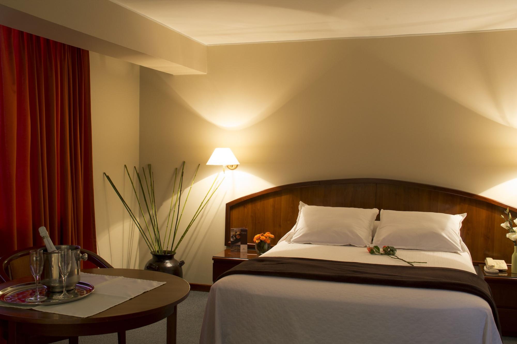 Hotel Park Suites Лима Екстериор снимка